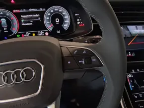 Audi Q8 PI 55 TFSI quattro thumbnail