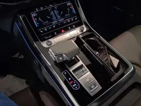 Audi Q8 PI 55 TFSI quattro thumbnail