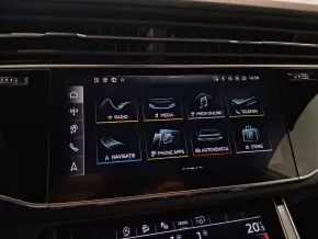Audi Q8 PI 55 TFSI quattro thumbnail