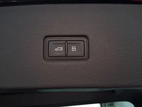 Audi Q8 PI 55 TFSI quattro thumbnail