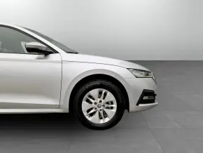 Škoda Octavia Ambition 2.0 TDI DSG thumbnail