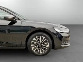 Superb Selection PHEV thumbnail