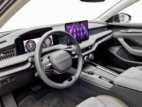Superb Selection PHEV thumbnail