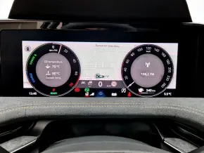 Superb Selection PHEV thumbnail