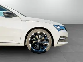 SUPERB COMBI SPORTLINE 2.0 TDI DSG thumbnail
