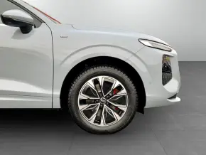 Audi Q3 e-hybrid 200kW thumbnail
