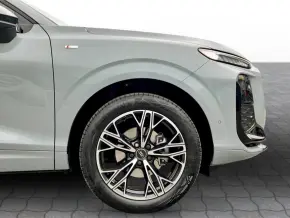Audi Q3 35 TFSI thumbnail