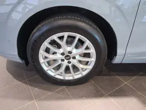 Audi Q3 35 TFSI thumbnail