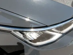 VW Golf Life 2.0 TDI thumbnail