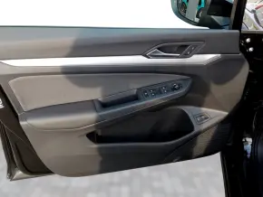 VW Golf Prime 1.5 TSI DSG PHEV thumbnail