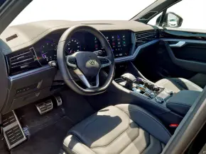 VW Touareg R-Line V6 TDI thumbnail