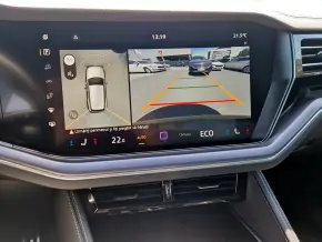 VW Touareg R-Line V6 TDI thumbnail