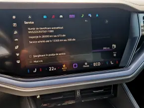 VW Touareg R-Line V6 TDI thumbnail