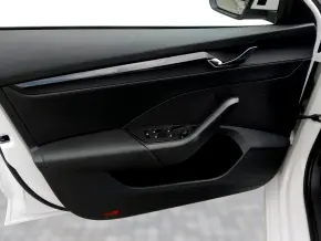 Škoda OCTAVIA COMBI AMBITION 2.0 TDI DSG thumbnail