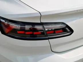 VW Arteon Elegance 2.0 TDI SCR DSG thumbnail