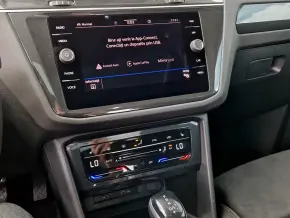 VW Tiguan 2,0 TDI 4Motion R-Line DSG thumbnail