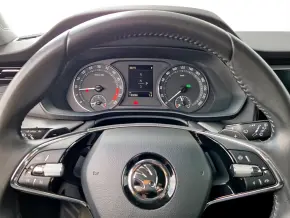 Škoda OCTAVIA COMBI AMBITION 2.0 TDI DSG thumbnail