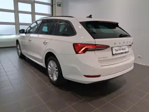 Škoda OCTAVIA COMBI AMBITION 2.0 TDI DSG thumbnail