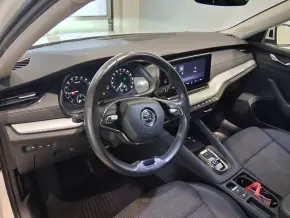Škoda OCTAVIA COMBI AMBITION 2.0 TDI DSG thumbnail