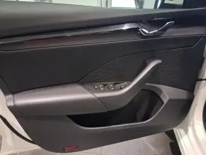 Škoda OCTAVIA COMBI AMBITION 2.0 TDI DSG thumbnail