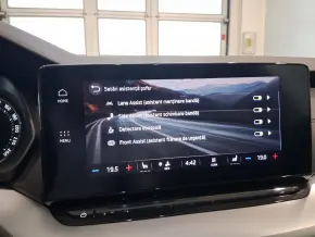 Škoda OCTAVIA COMBI AMBITION 2.0 TDI DSG thumbnail