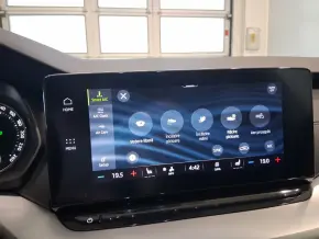 Škoda OCTAVIA COMBI AMBITION 2.0 TDI DSG thumbnail