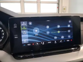 Škoda OCTAVIA COMBI AMBITION 2.0 TDI DSG thumbnail