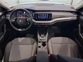 Škoda OCTAVIA COMBI AMBITION 2.0 TDI DSG thumbnail