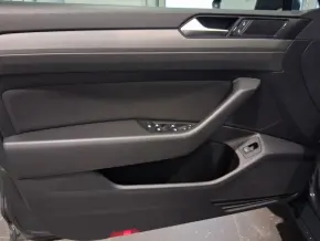 VW Noul Passat Trendline1.5 TSI ACT thumbnail