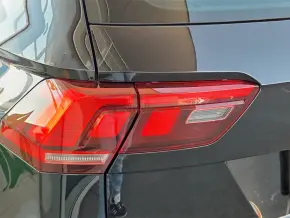 VW Noul Tiguan R-Line 2,0 TSI DSG 4Mot thumbnail