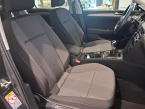 VW Noul Passat Trendline1.5 TSI ACT thumbnail