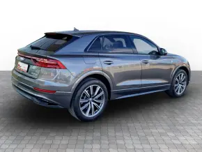 Audi Q8 55 TFSI quattro thumbnail