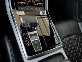 Audi Q8 55 TFSI quattro thumbnail