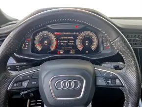Audi Q8 55 TFSI quattro thumbnail
