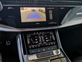 Audi Q8 55 TFSI quattro thumbnail