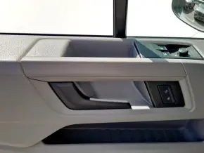 VW Crafter 3.5 Furgon L3H3 FWD 103kW thumbnail