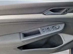 VW Golf Life 1.0 TSI thumbnail