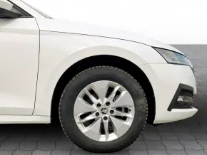 Škoda OCTAVIA COMBI AMBITION 2.0 TDI DSG thumbnail