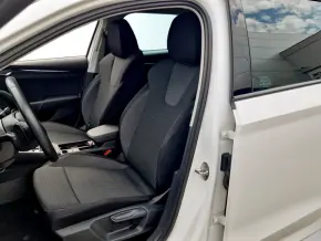 Škoda OCTAVIA COMBI AMBITION 2.0 TDI DSG thumbnail