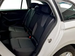 Škoda OCTAVIA COMBI AMBITION 2.0 TDI DSG thumbnail