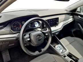 Škoda OCTAVIA COMBI AMBITION 2.0 TDI DSG thumbnail