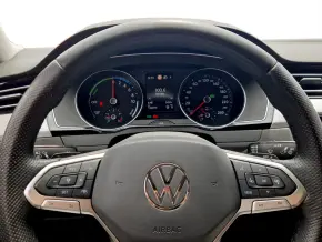 VW Noul Passat GTE - Plug In Hybrid 1.4TSI thumbnail