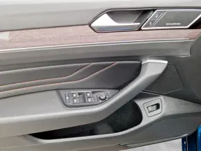 VW Passat Highline 2.0 TDI DSG thumbnail