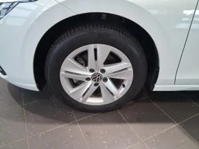 VW Golf Life 2.0 TDI thumbnail