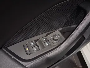 Škoda OCTAVIA COMBI AMBITION 2.0 TDI DSG thumbnail