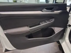 VW Golf Life 2.0 TDI thumbnail