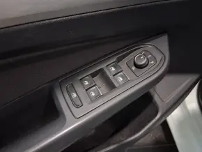 VW Golf Life 2.0 TDI thumbnail