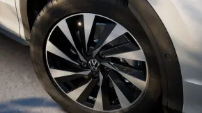 Noul T-Roc Life 1.5 eTSI DSG thumbnail