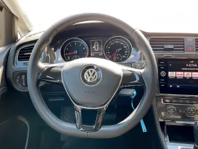 VW Golf Var.Trendline1.0 TSI DSG thumbnail