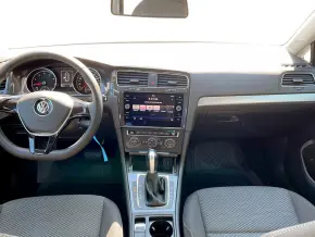 VW Golf Var.Trendline1.0 TSI DSG thumbnail